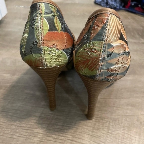 Women’s Peep Toe Heels Size 8 - Picture 4 of 5